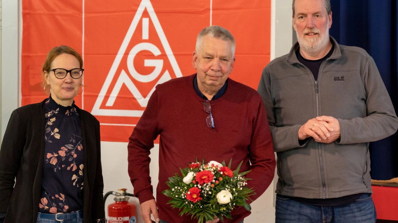 Verabschiedung und Neuwahl des 2. Bevollmächtigten der IG Metall Kiel-Neumünster (v.l.n.r.: Stephanie Schmoliner, Heiko Thevs, Jochen Tombarge)