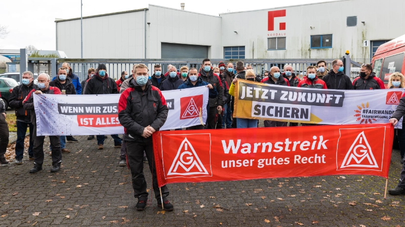Warnstreik bei Nordalu in Neumünster