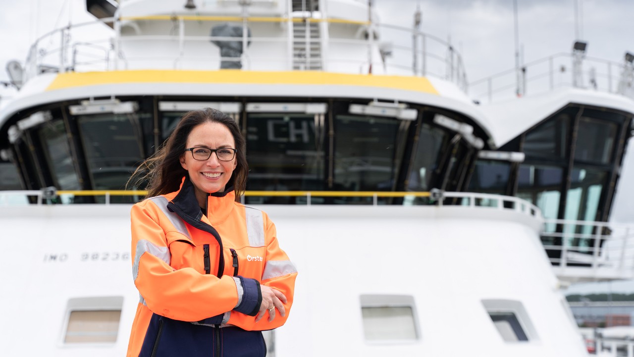 DGB-Vorsitzende Yasmin Fahimi auf einem Serviceschiff von Ørsted